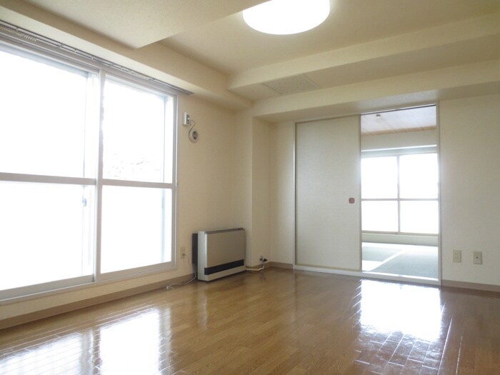 物件内観写真3　(居室)