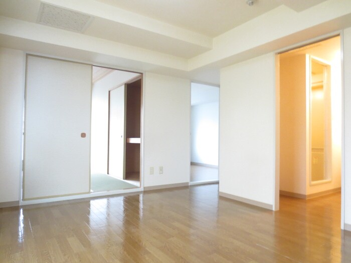 物件内観写真4　(居室)