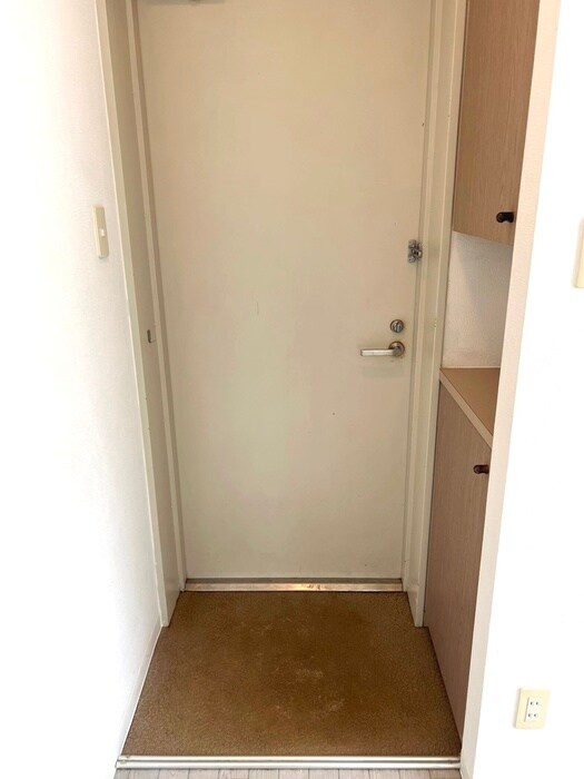 物件内観写真16　(玄関)