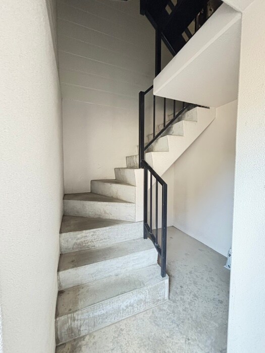 物件外観写真5　(エントランス部分)