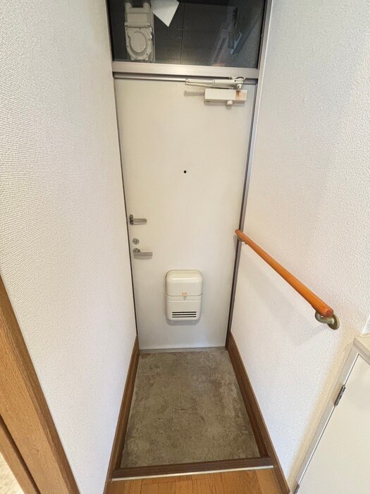 物件内観写真16　(玄関)