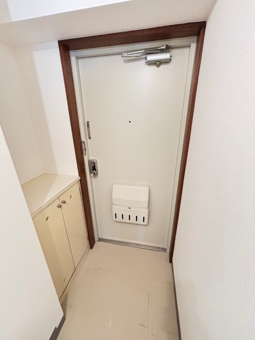 物件内観写真16　(玄関)