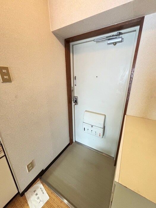 物件内観写真18　(玄関)