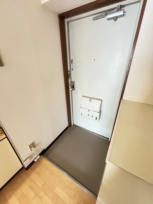 物件内観写真18　(玄関)