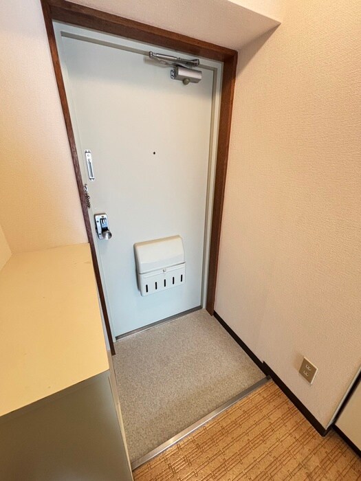 物件内観写真18　(玄関)