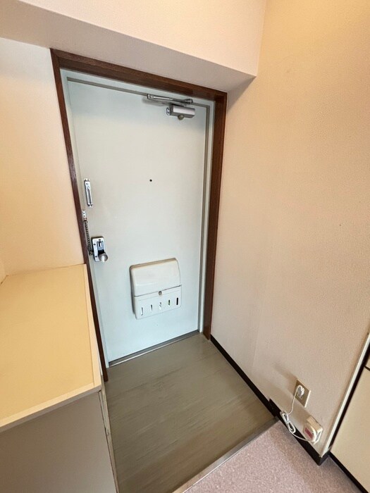 物件内観写真18　(玄関)