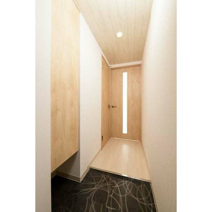 物件内観写真11　(玄関)