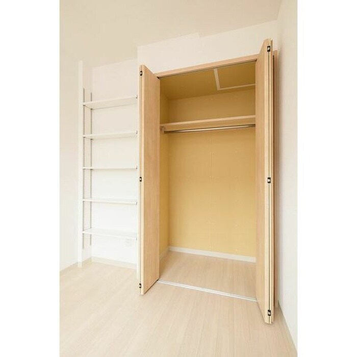 物件内観写真13　(収納)