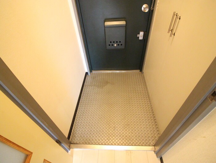 物件内観写真15　(玄関)