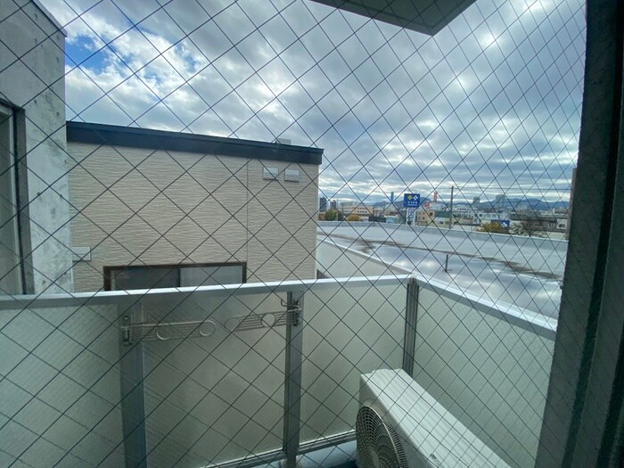 物件内観写真7　(室内からの展望)