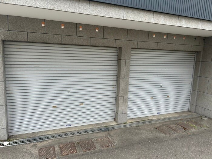 物件外観写真6　(駐車場)