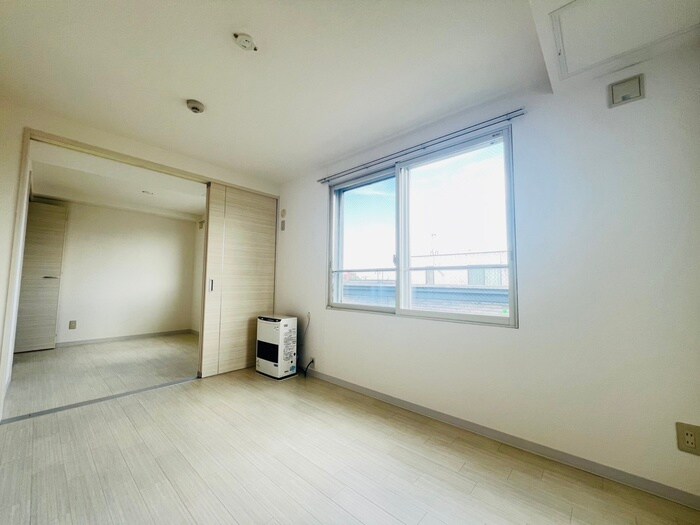 物件内観写真9　(居室)