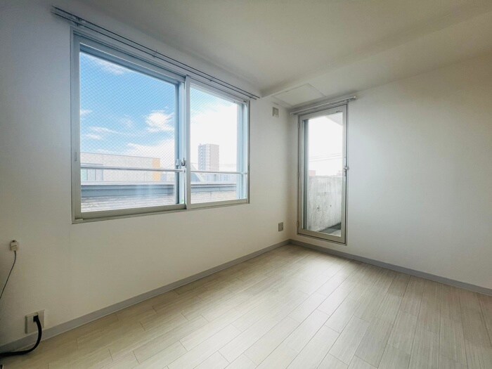 物件内観写真10　(居室)