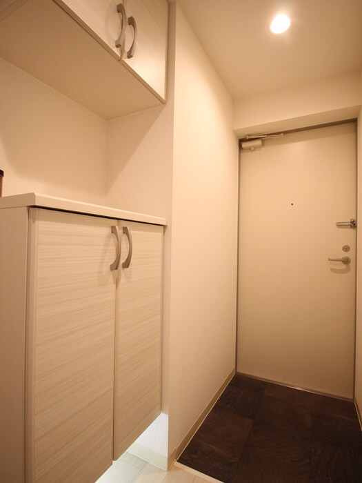 物件内観写真16　(玄関)