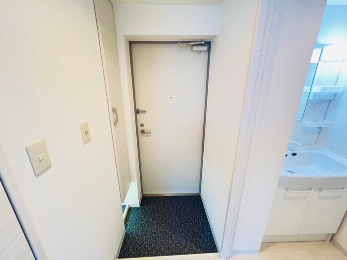 物件内観写真16　(玄関)