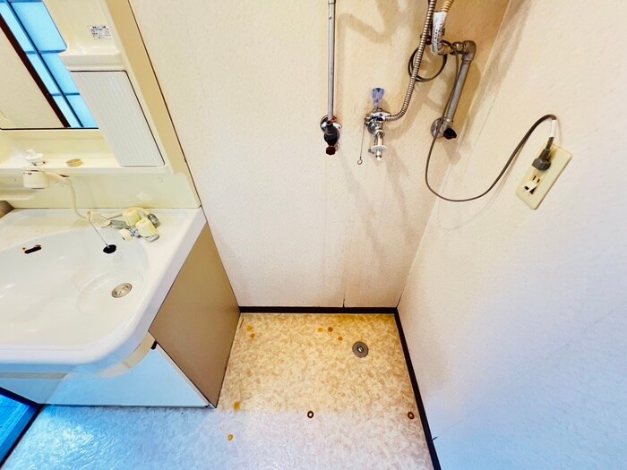 物件内観写真18　(洗濯機置場)