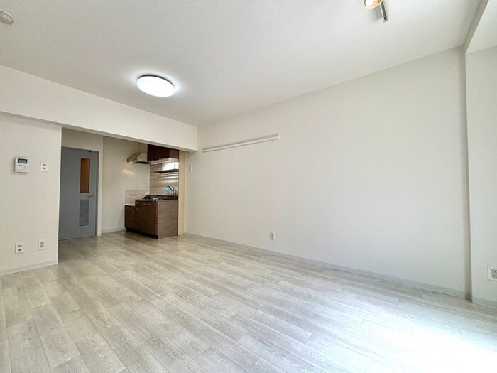 物件内観写真4　(居室)