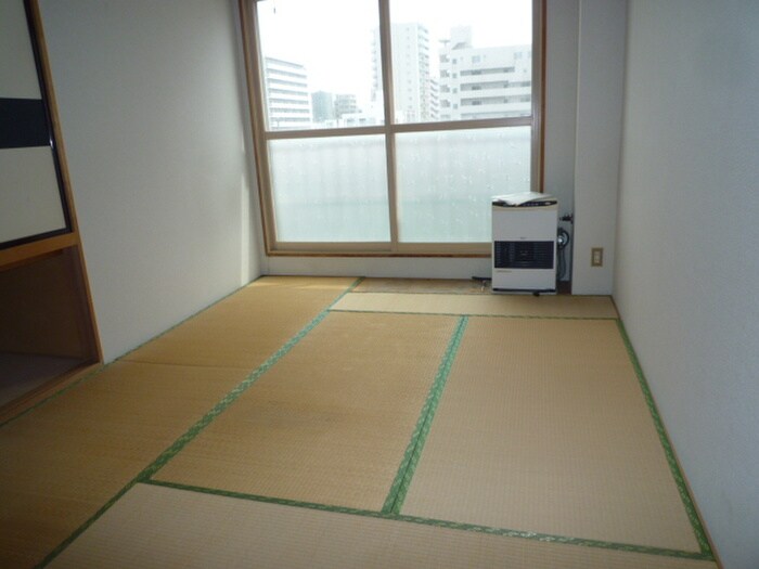 物件内観写真4　(居室)