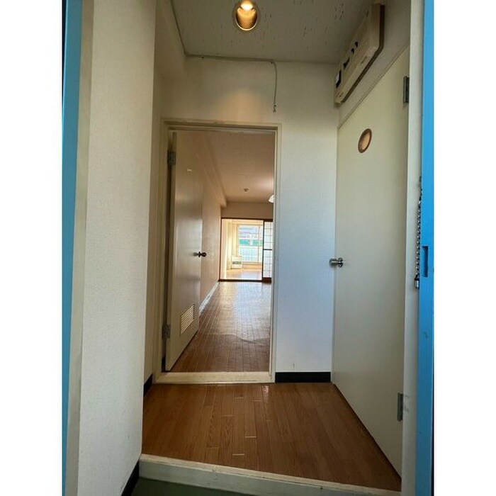 物件内観写真10　(玄関)