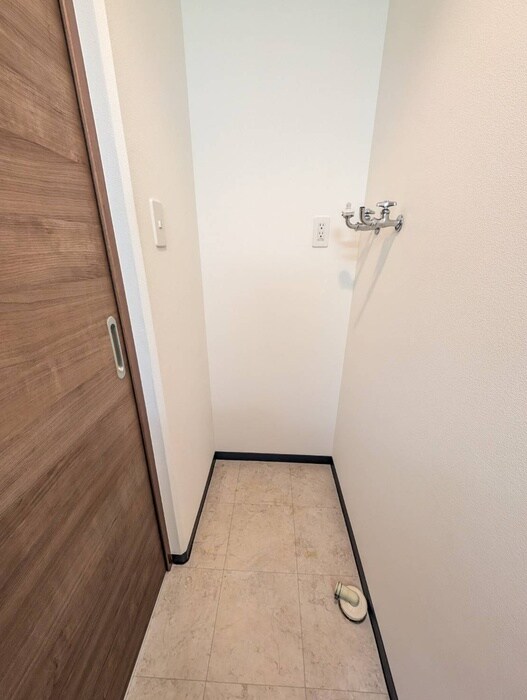 物件内観写真13　(洗濯機置場)