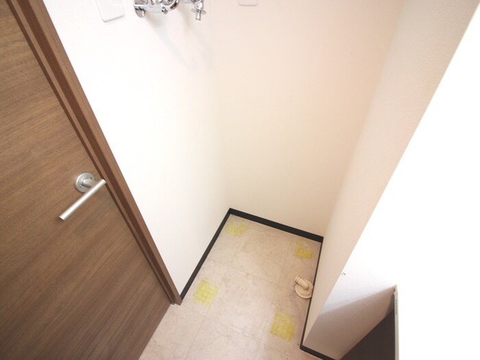 物件内観写真15　(洗濯機置場)