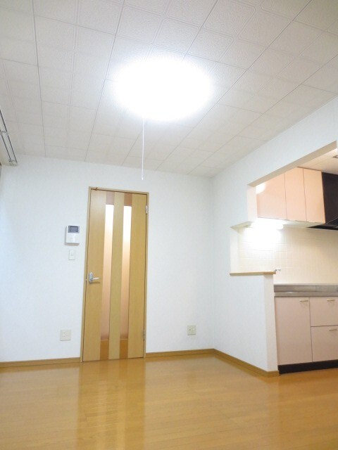 物件内観写真4　(居室)