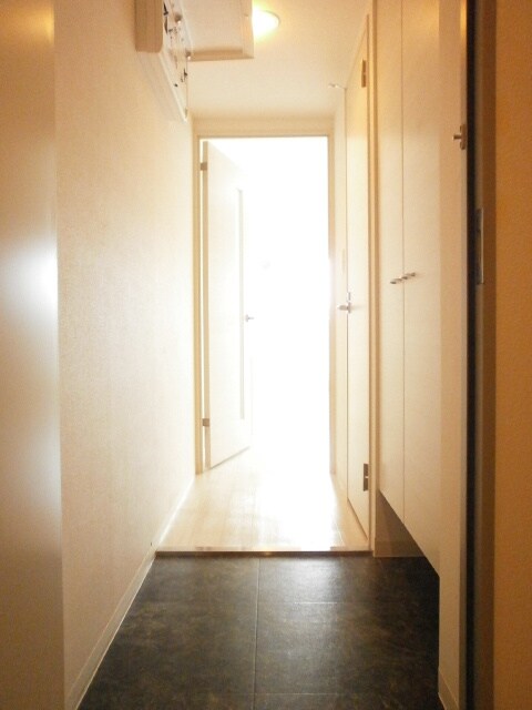 物件内観写真10　(玄関)