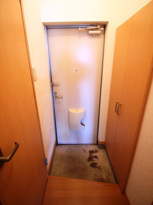 物件内観写真11　(玄関)