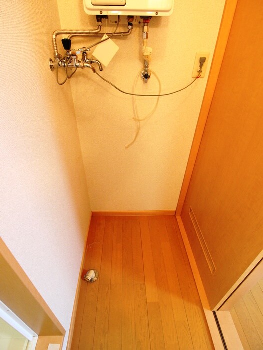 物件内観写真13　(洗濯機置場)