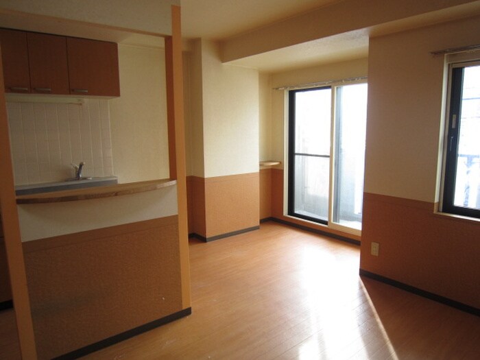 物件内観写真4　(居室)