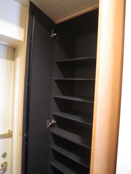 物件内観写真12　(靴箱)