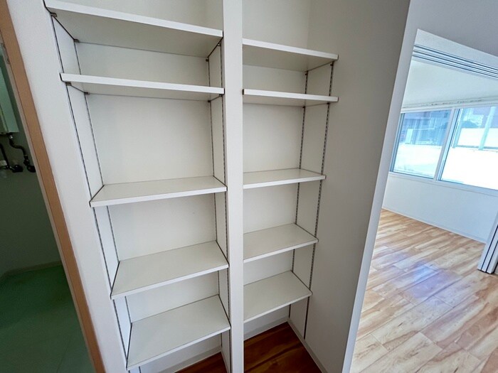 物件内観写真18　(収納)