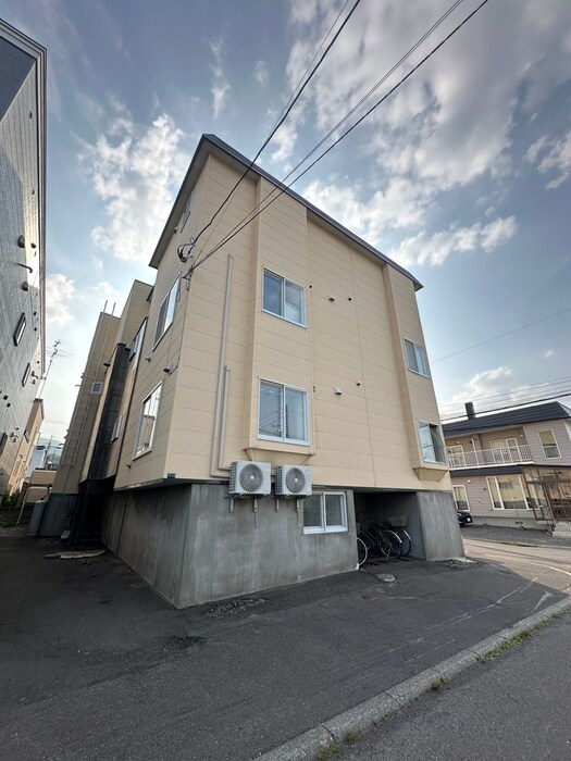 物件外観写真2　(外観写真)