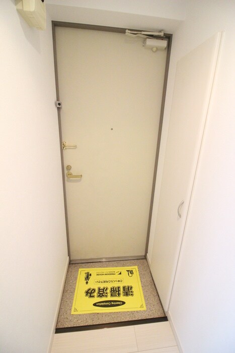 物件内観写真16　(玄関)