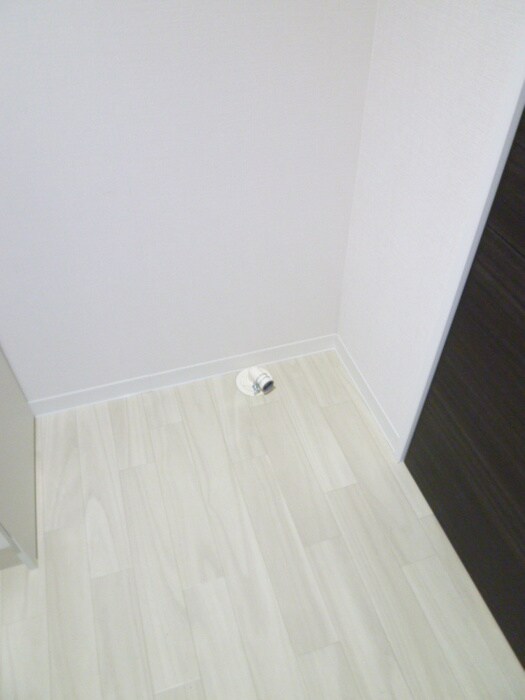 物件内観写真16　(洗濯機置場)