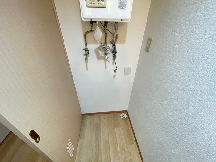 物件内観写真14　(洗濯機置場)