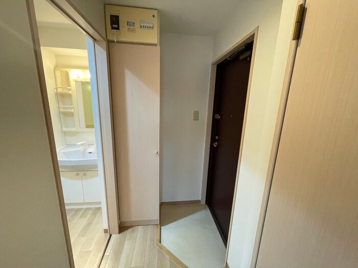物件内観写真18　(玄関)