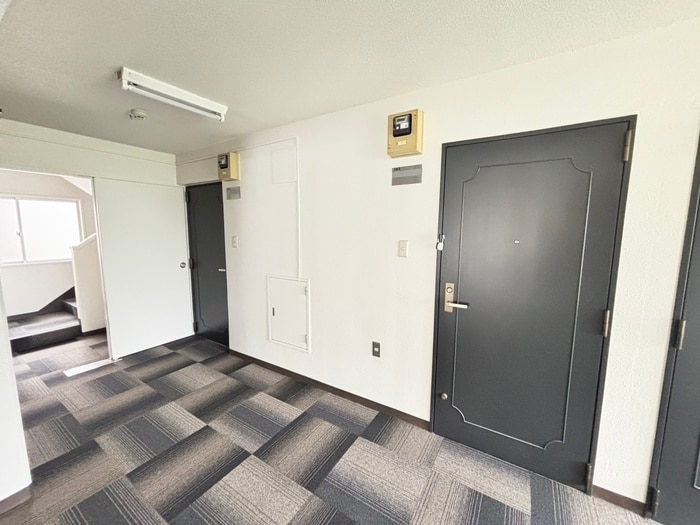 物件外観写真4　(エントランス部分)