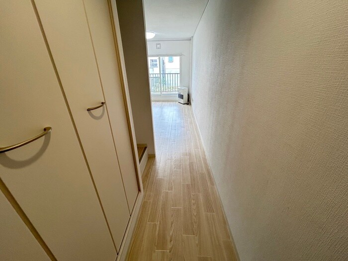 物件内観写真16　(廊下)