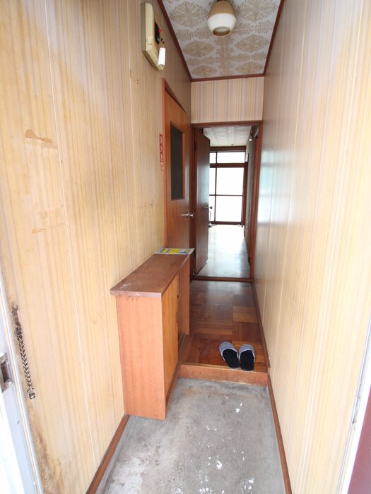 物件内観写真15　(玄関)