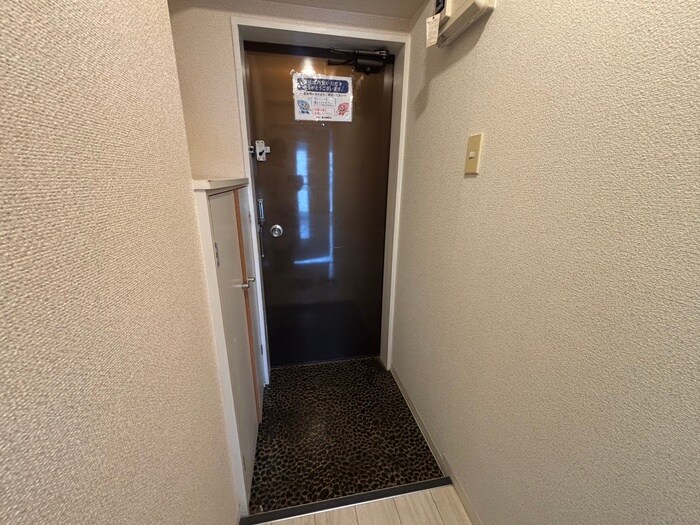 物件内観写真18　(玄関)