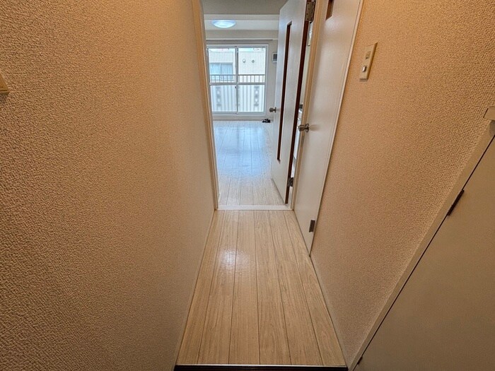 物件内観写真20　(廊下)