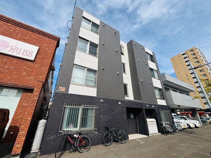 物件外観写真1　(外観写真)