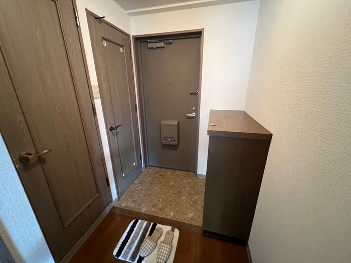 物件内観写真16　(玄関)