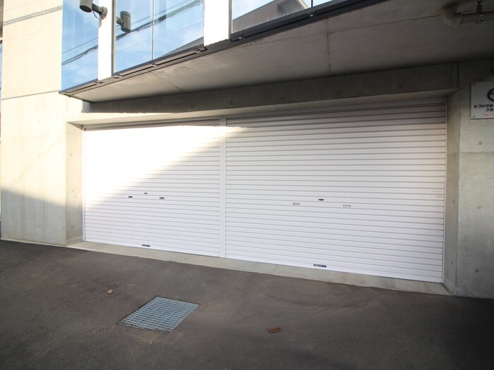 物件外観写真5　(駐車場)