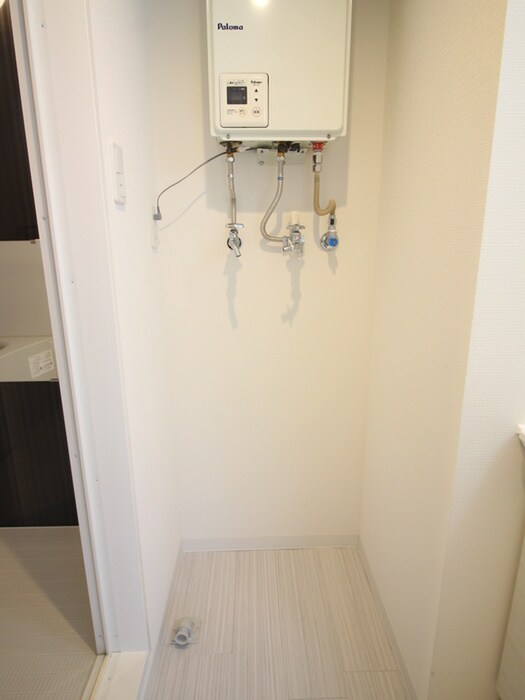 物件内観写真17　(洗濯機置場)