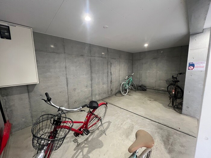 物件外観写真5　(駐輪場)