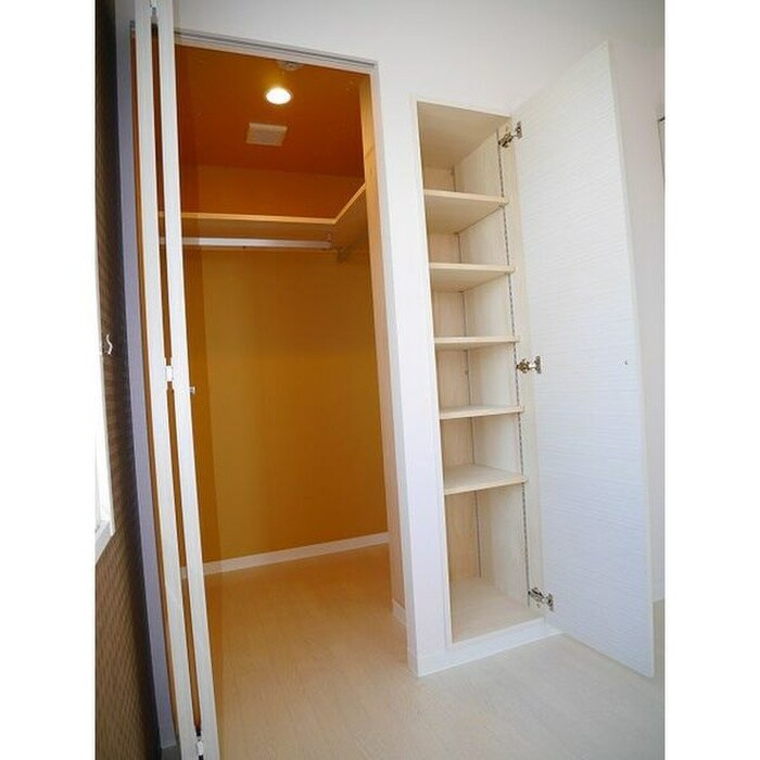 物件内観写真11　(収納)