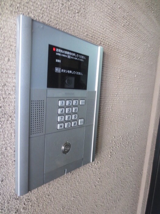 物件外観写真6　(エントランス部分)