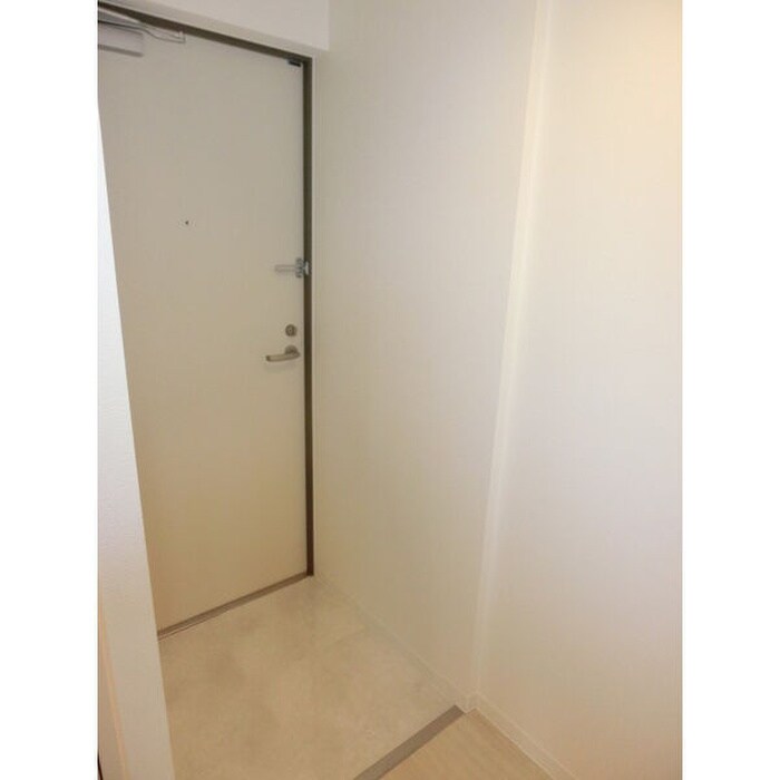 物件内観写真16　(玄関)